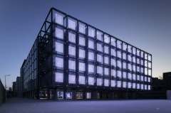 妻两边因成...全球设想范畴再传捷报